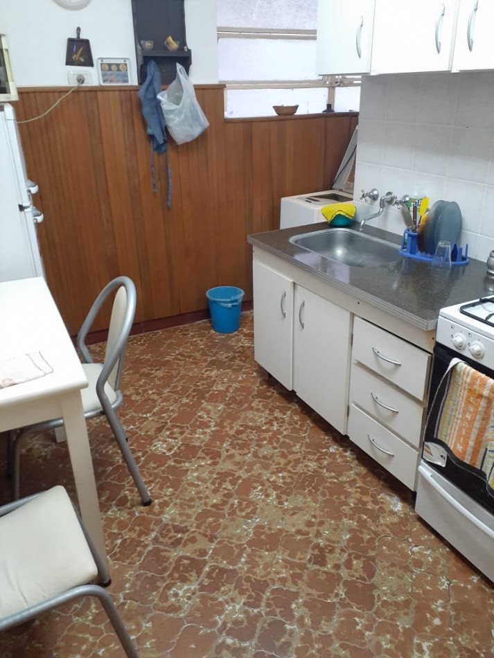 Departamento de 3 ambientes con dependencia  interno 