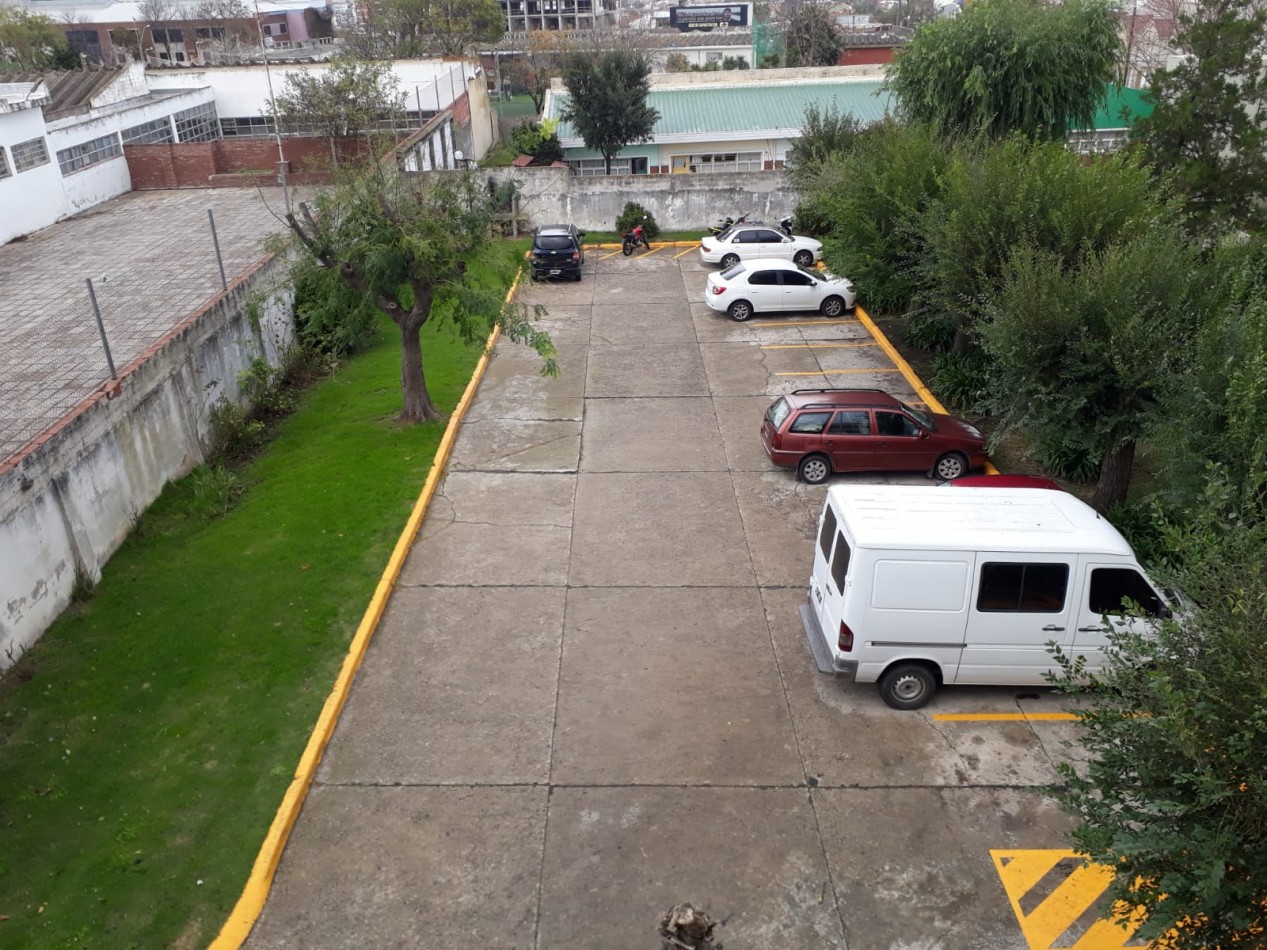 OPORTUNIDAD departamento 3 ambientes con dependencia a la calle