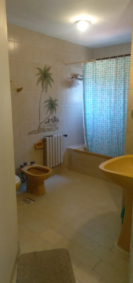 Oportunidad! Casa de cinco dormitorios en venta