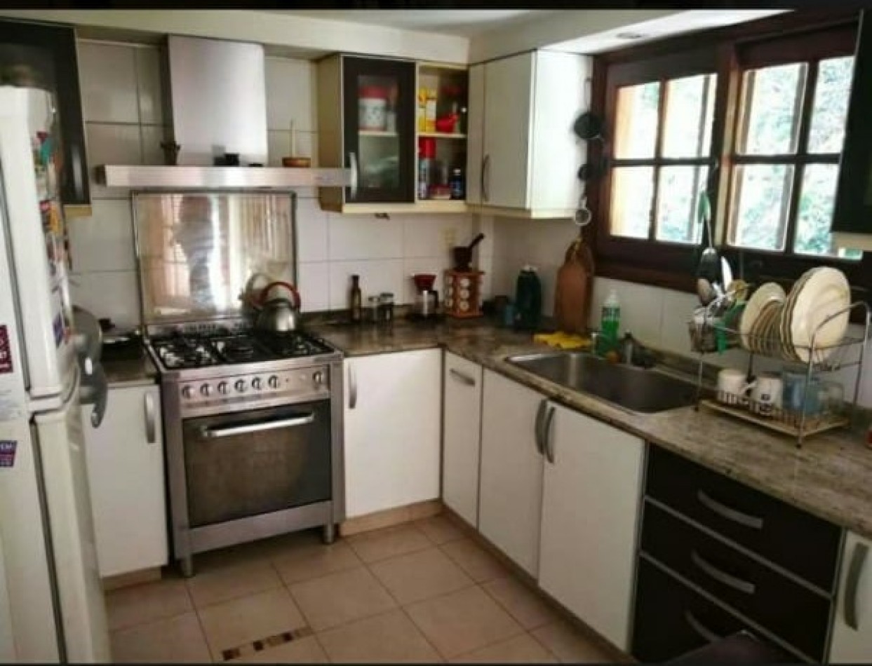 Oportunidad! Casa de cinco dormitorios en venta