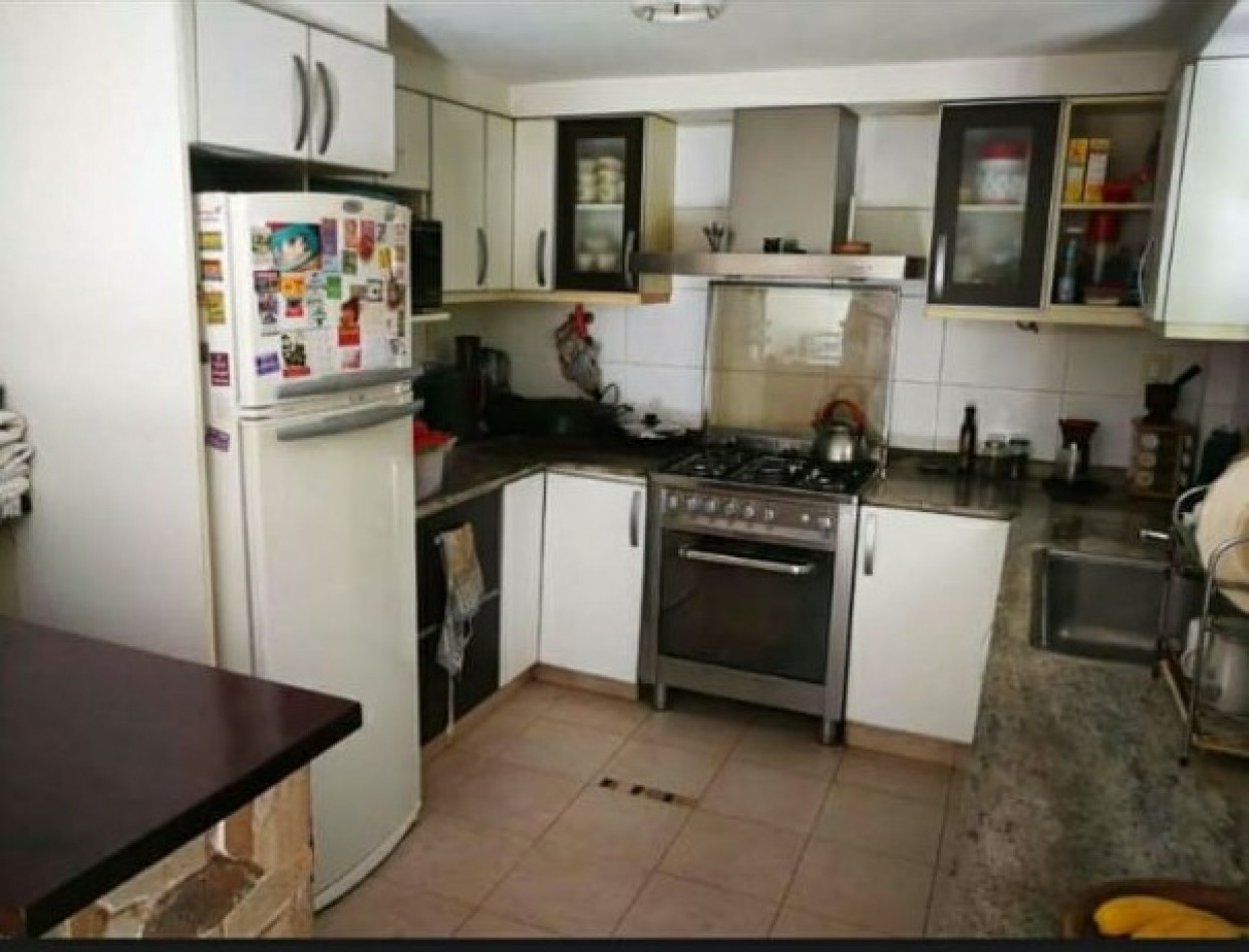 Oportunidad! Casa de cinco dormitorios en venta