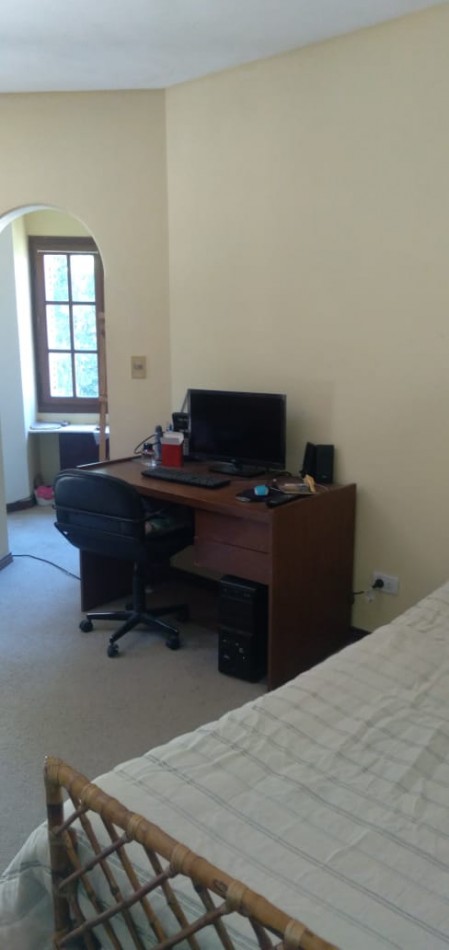 Oportunidad! Casa de cinco dormitorios en venta