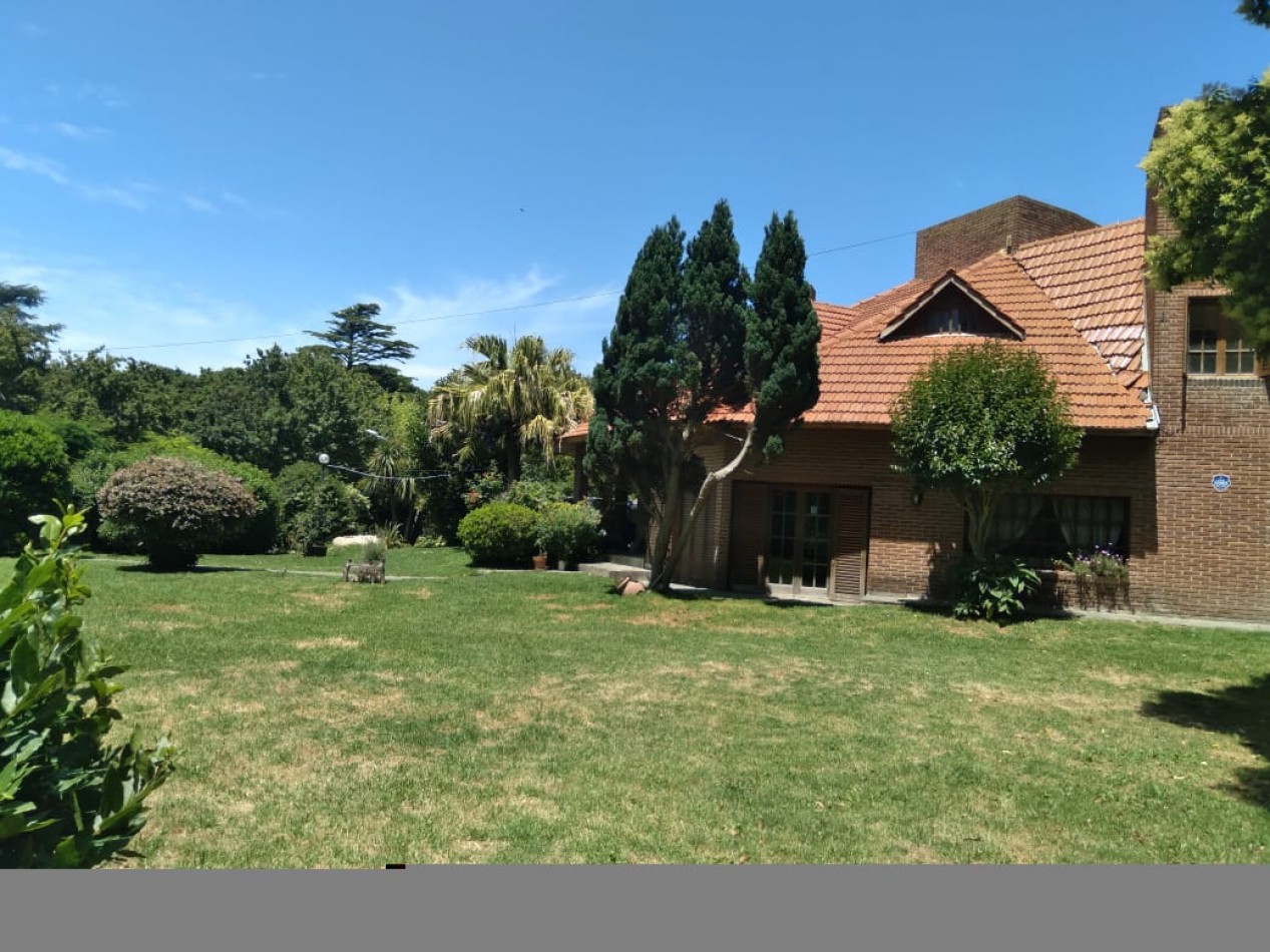 Oportunidad! Casa de cinco dormitorios en venta