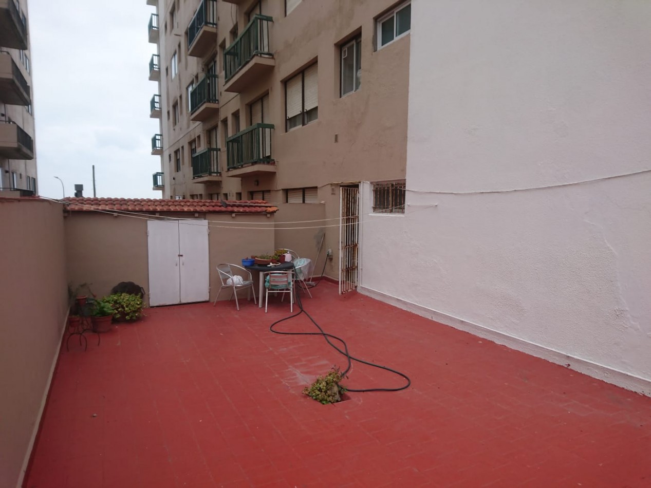 Departamento 2 ambientes contrafrente con patio