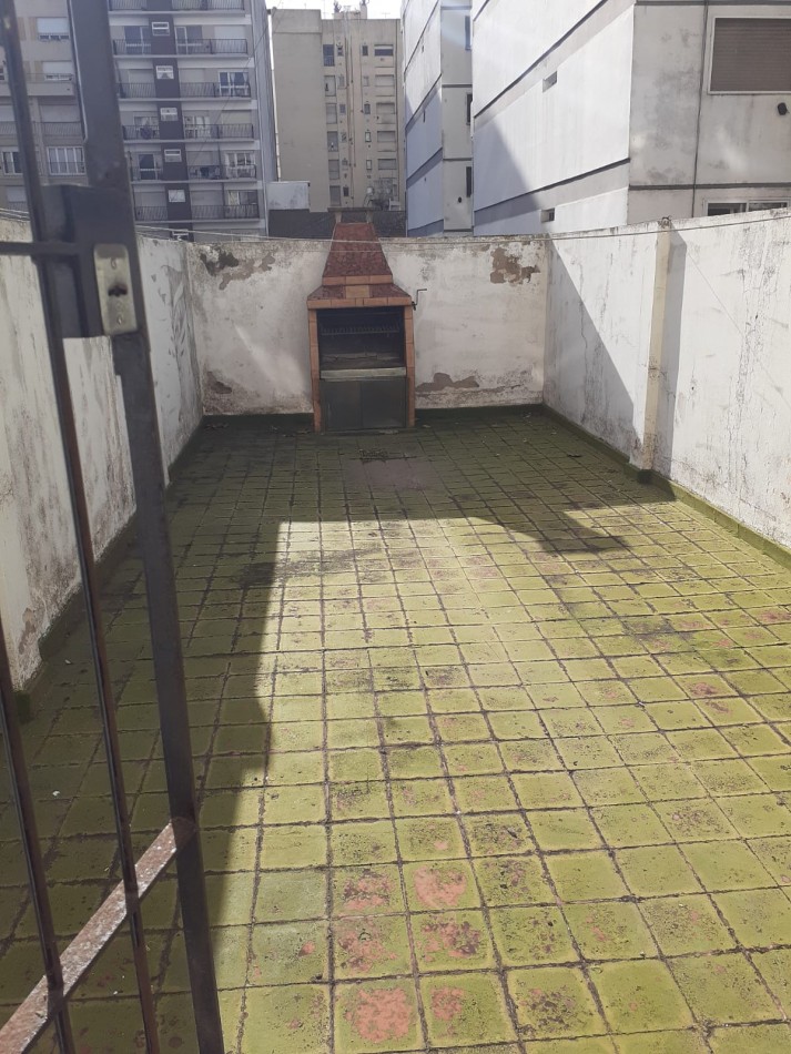 departamento monoambiente y medio con patio